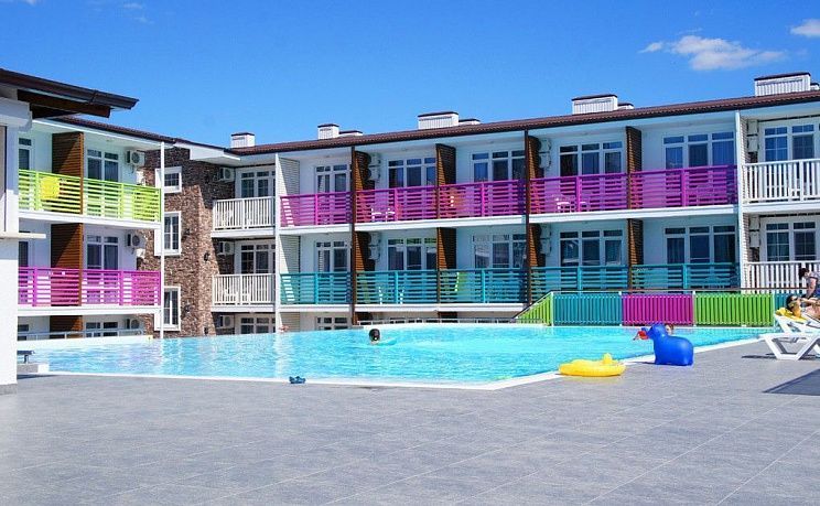 Отель "Sea Breeze Resort" ("Си Бриз Резорт")