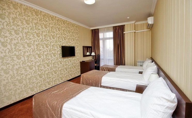 3-местный стандарт с балконом