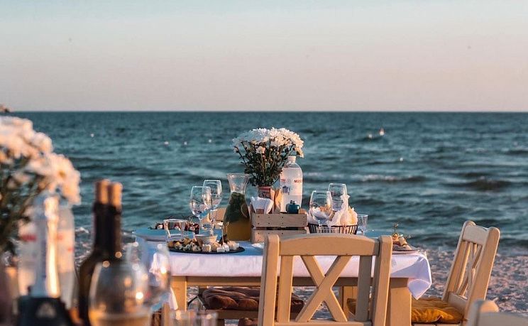 Романтический ужин на берегу Черного моря