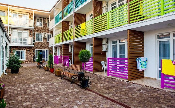 Отель "Sea Breeze Resort" ("Си Бриз Резорт")